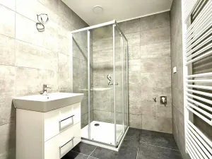 Pronájem bytu 2+kk, Praha - Libeň, Zenklova, 50 m2