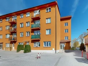 Prodej bytu 1+kk, Šestajovice, Komenského, 32 m2