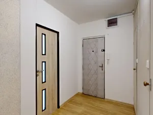 Prodej bytu 3+1, Králův Dvůr, Nad Stadionem, 76 m2