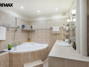 Prodej bytu 3+1, Meziboří, J. A. Komenského, 67 m2