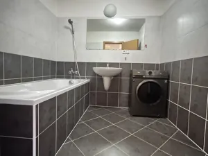 Pronájem bytu 3+kk, Praha - Strašnice, Gutova, 68 m2