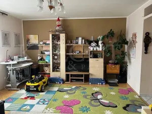 Prodej bytu 3+1, Ostrov, Hlavní třída, 76 m2