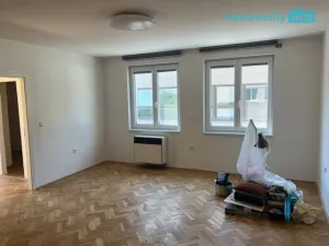 Pronájem bytu 3+kk, Praha, U Svépomoci, 80 m2