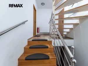 Prodej rodinného domu, Praha - Kyje, Hajní, 330 m2