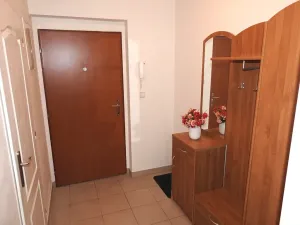 Pronájem bytu 1+kk, Praha - Záběhlice, Mattioliho, 28 m2