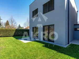 Prodej bytu 4+kk, Praha - Klánovice, Holekova, 158 m2