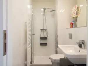 Pronájem bytu 1+kk, Praha - Vinohrady, Perucká, 25 m2