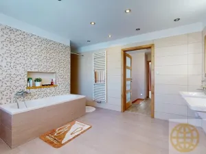 Prodej rodinného domu, Opařany, 169 m2