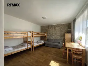 Pronájem atypického bytu, Drahelčice, V Brance, 164 m2