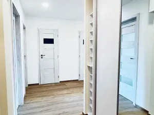 Pronájem bytu 3+1, Praha - Kobylisy, Chotovická, 84 m2