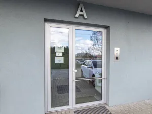 Pronájem kanceláře, Praha - Horní Počernice, Plkovská, 112 m2