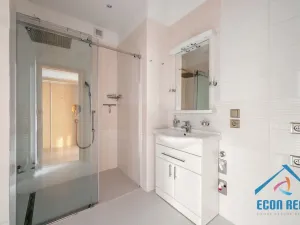 Pronájem bytu 4+kk, Praha - Libeň, Na rozcestí, 128 m2