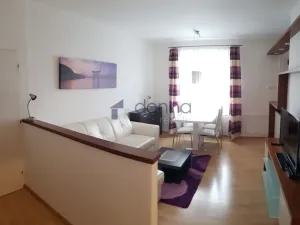 Pronájem bytu 3+kk, Praha, Konšelská, 62 m2