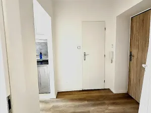 Pronájem bytu 1+1, Chvaletice, Obránců míru, 29 m2