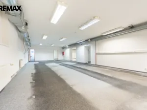 Pronájem obchodního prostoru, Praha - Háje, Hviezdoslavova, 661 m2
