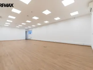 Pronájem obchodního prostoru, Praha - Háje, Hviezdoslavova, 661 m2