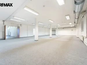 Pronájem obchodního prostoru, Praha - Háje, Hviezdoslavova, 661 m2