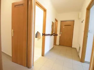 Pronájem bytu 1+kk, Praha - Troja, K Haltýři, 50 m2