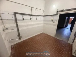 Pronájem obchodního prostoru, Znojmo, Holandská, 375 m2