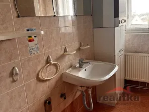 Pronájem bytu 2+1, Opava, Krnovská, 70 m2