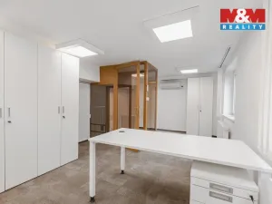 Pronájem kanceláře, Klatovy - Klatovy I, nám. Míru, 396 m2