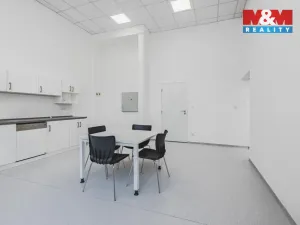 Pronájem kanceláře, Klatovy - Klatovy I, nám. Míru, 396 m2