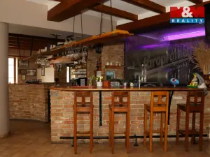 Pronájem restaurace, Holice, Smetanova, 220 m2