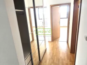 Pronájem bytu 2+kk, Praha, Na Slatince, 70 m2
