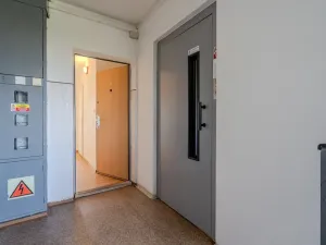 Prodej bytu 1+kk, Praha - Prosek, Vysočanská, 37 m2