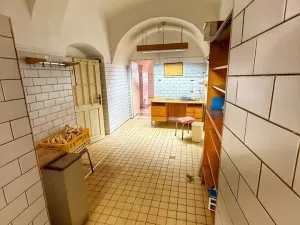 Pronájem obchodního prostoru, Planá, náměstí Svobody, 95 m2