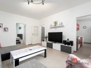 Prodej bytu 3+1, Orlová - Lutyně, Karla Dvořáčka, 71 m2