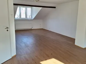Pronájem bytu 2+kk, Praha - Záběhlice, náměstí Mezi zahrádkami, 60 m2