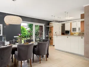 Prodej rodinného domu, Praha - Kolovraty, V louce, 470 m2