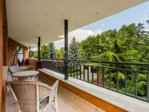 Prodej rodinného domu, Praha - Kolovraty, V louce, 470 m2