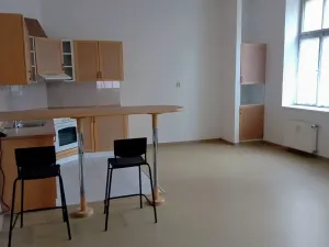 Pronájem bytu 2+kk, Karlovy Vary, Moravská, 82 m2