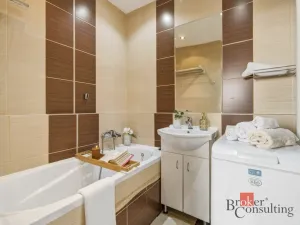 Prodej bytu 3+1, Praha - Malešice, Káranská, 72 m2