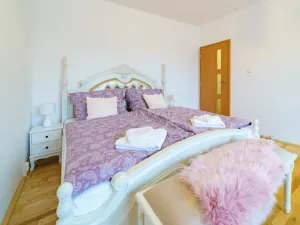 Prodej bytu 1+1, Loket, Mírová, 40 m2