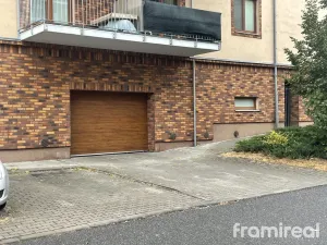 Pronájem garáže, Brno, U Leskavy, 12 m2