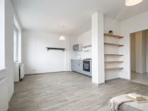 Prodej bytu 2+kk, Kuřim, nám. 1. května, 53 m2