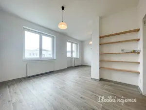 Prodej bytu 2+kk, Kuřim, nám. 1. května, 53 m2