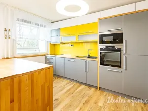 Pronájem bytu 3+kk, Praha, Ostravská, 73 m2