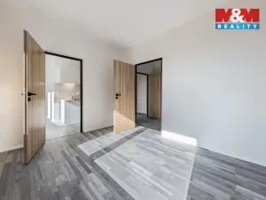 Prodej bytu 4+1, Volary, Sídl. Míru, 80 m2