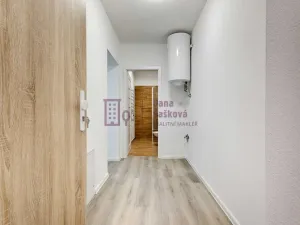 Pronájem bytu 3+kk, Jindřichův Hradec - Jindřichův Hradec I, nám. Míru, 57 m2