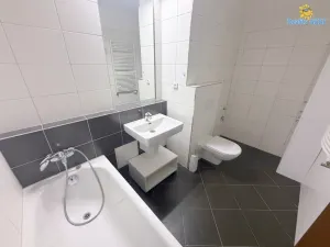Pronájem bytu 2+kk, Praha - Vysočany, Pod Harfou, 58 m2
