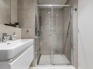 Pronájem bytu 1+kk, Praha - Karlín, Pobřežní, 31 m2