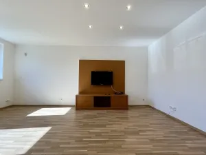 Pronájem bytu 2+kk, Ostrava - Heřmanice, Koněvova, 72 m2