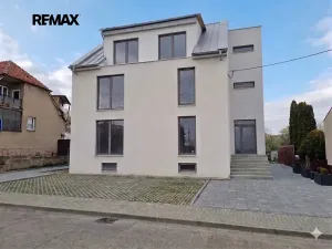 Prodej bytu 3+kk, Moravany, Květná, 79 m2