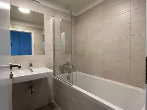 Pronájem bytu 2+kk, Praha - Modřany, Komořanská, 50 m2