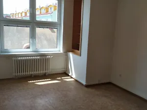 Pronájem kanceláře, Hradec Králové - Pražské Předměstí, Nerudova, 34 m2