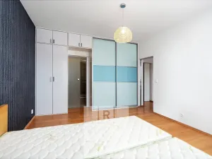 Pronájem bytu 2+kk, Praha - Vysočany, Jana Přibíka, 62 m2